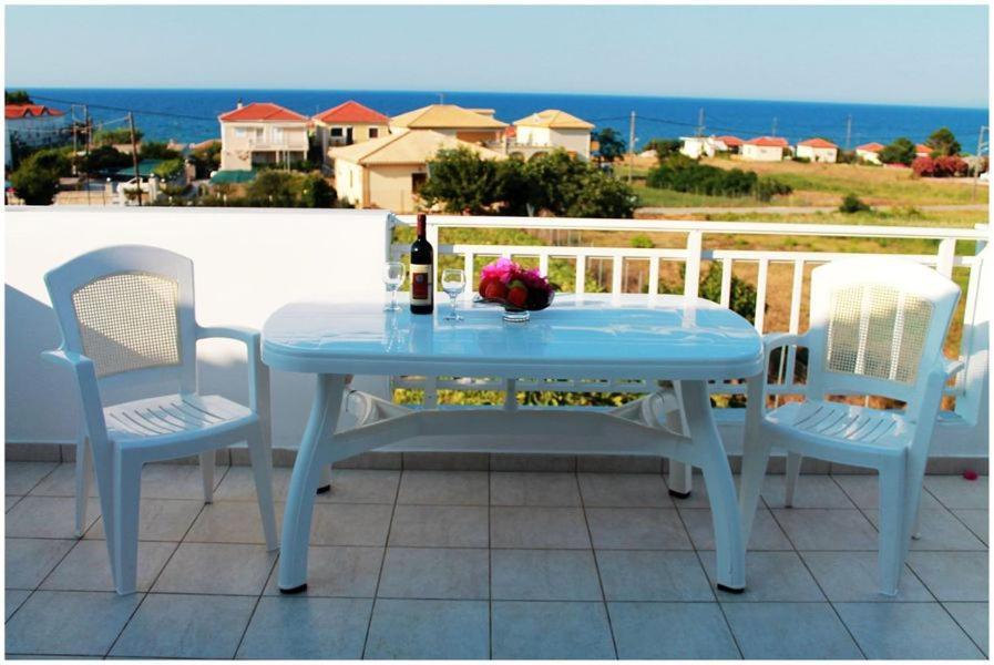 Retreat Apartments In Drosia - Apartment For 3 Makris Gialos  Eksteriør billede